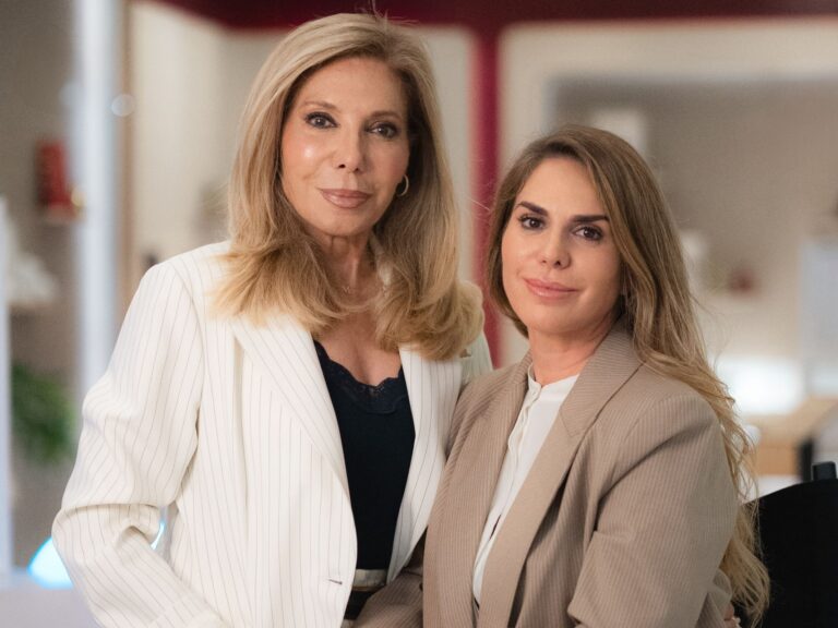 Maribel Yébenes y Myrian Yébenes.